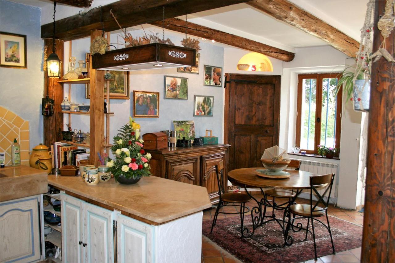 Le Mas De La Cigale Bleue, Caumont Sur Durance ภายนอก รูปภาพ